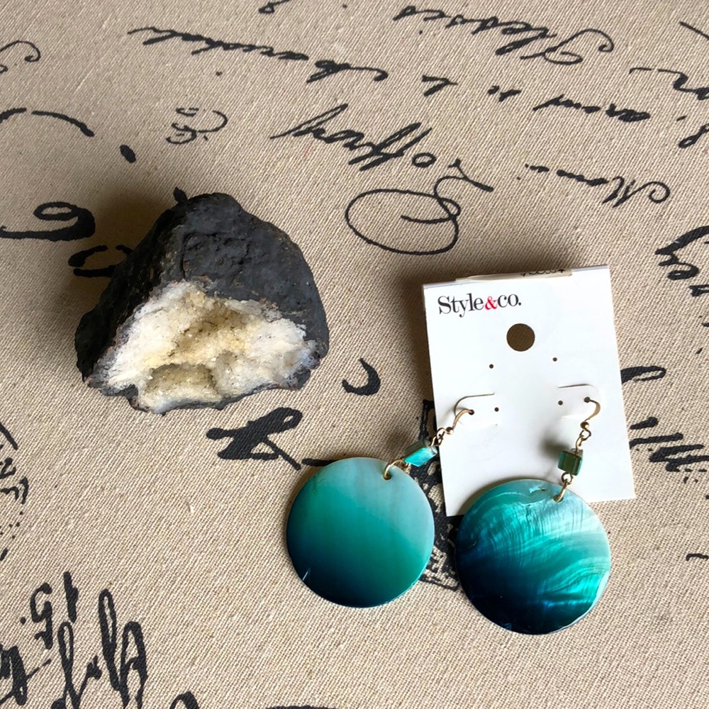 Fun Turquoise colored earrings